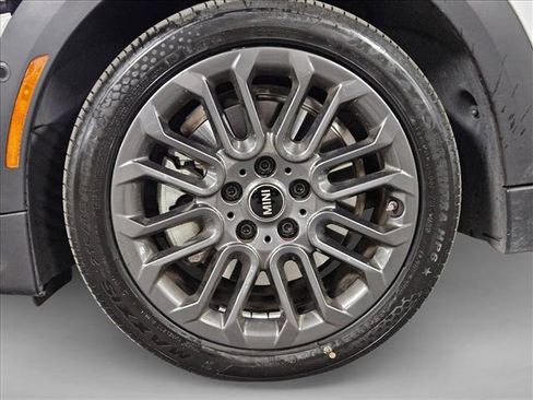 Used 2025 MINI Cooper 2-Door Hardtop image 23