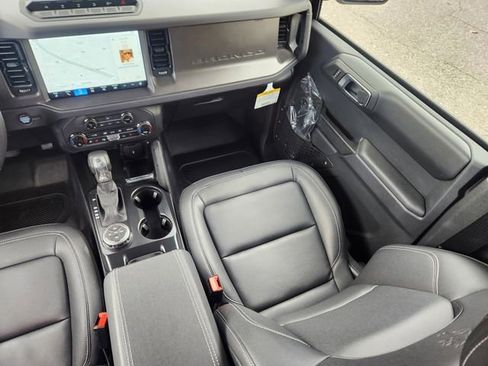 New 2025 Ford Bronco Badlands image 12