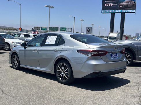 Used 2023 Toyota Camry XLE FWD image 3