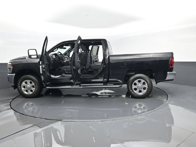 Used 2025 RAM 2500 Big Horn AWD/4WD image 28
