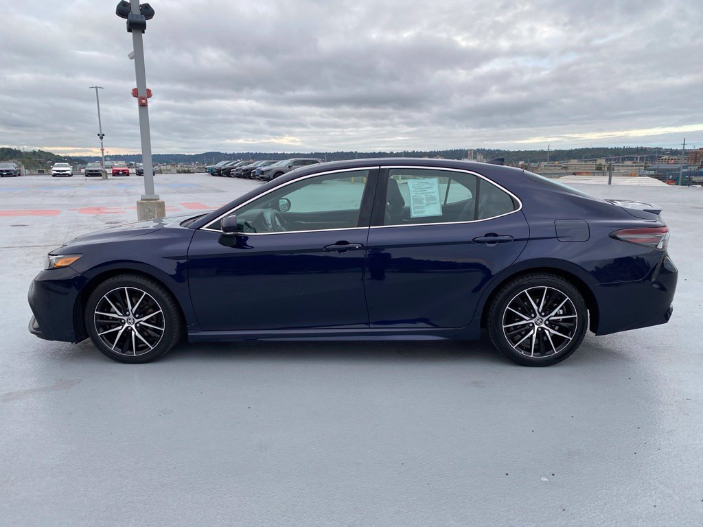 Used 2021 Toyota Camry SE w/ Cold Weather Package AWD/4WD image 5