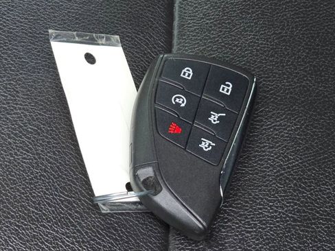 Used 2021 Chevrolet Tahoe Z71 w/ Luxury Package image 29