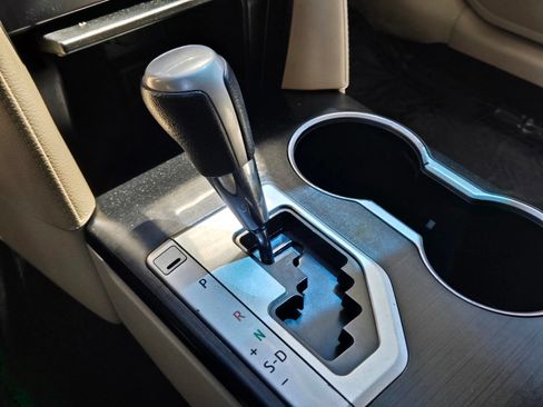 Used 2012 Toyota Camry LE FWD image 22