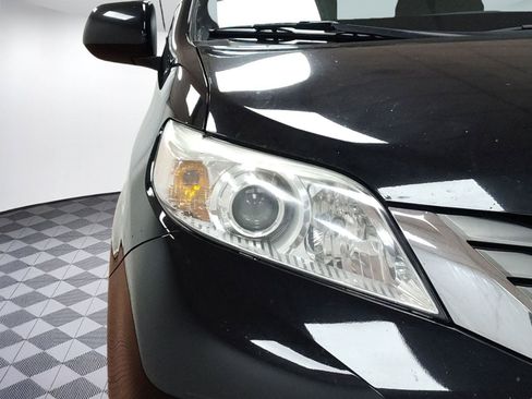 Used 2013 Toyota Sienna XLE image 10