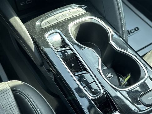 Used 2023 Buick Envision Essence image 25