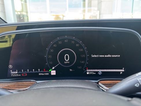 Used 2021 Cadillac Escalade ESV Premium Luxury image 6