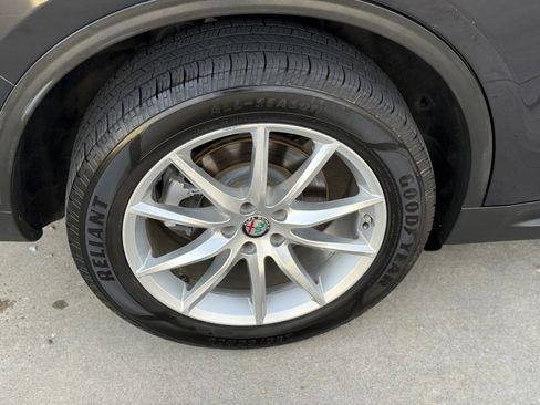 Used 2018 Alfa Romeo Stelvio Ti image 11