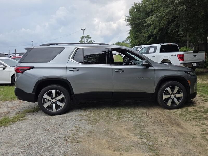 Used 2023 Chevrolet Traverse LT w/ LT Premium Package FWD image 15