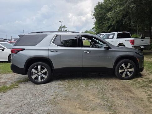 Used 2023 Chevrolet Traverse LT w/ LT Premium Package FWD image 15