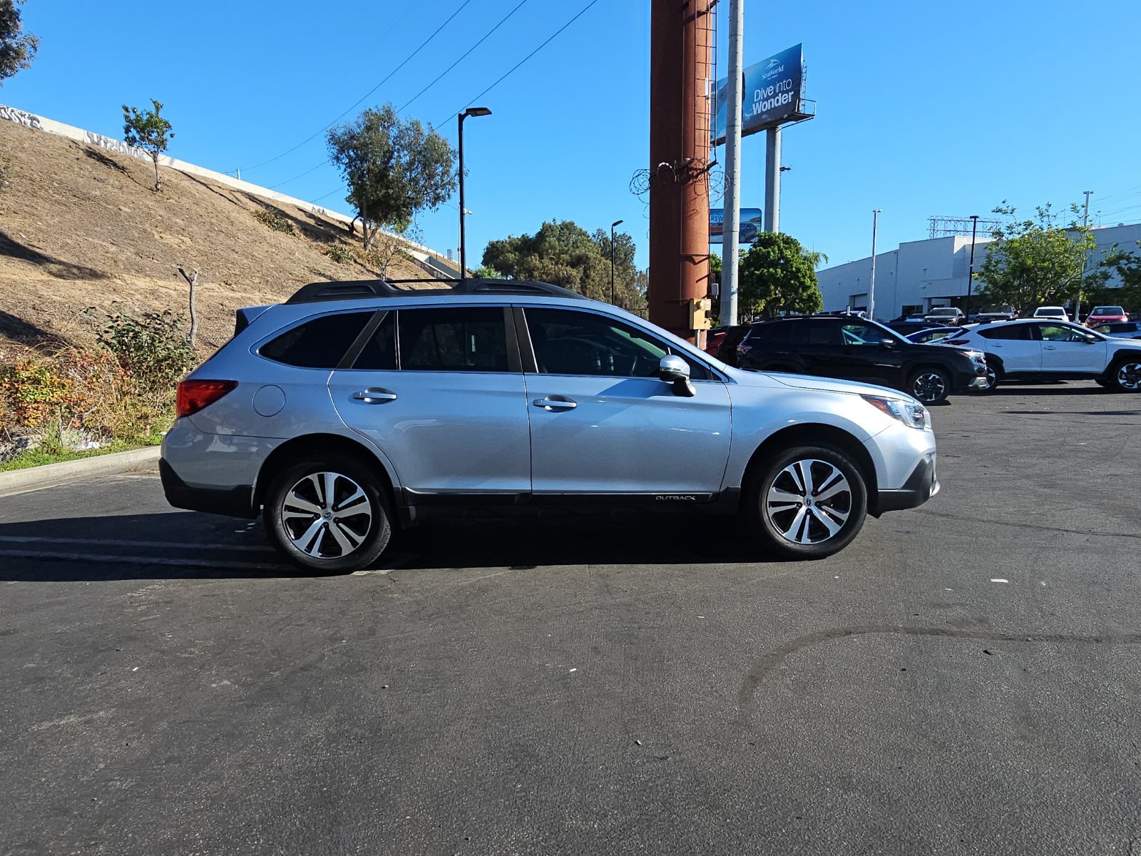 Used 2019 Subaru Outback 3.6R Limited AWD/4WD image 8