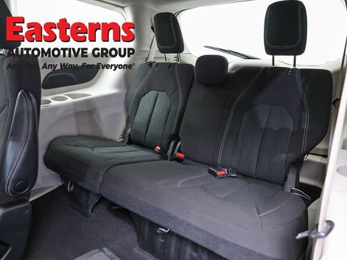 Used 2022 Chrysler Voyager LX FWD image 25