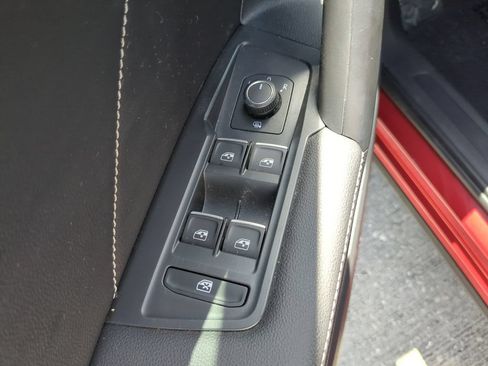 Certified 2023 Volkswagen Tiguan SE FWD image 17