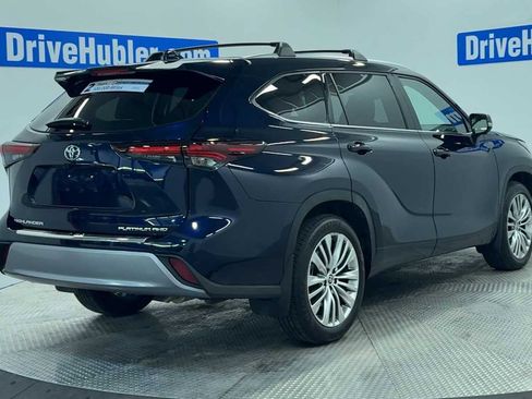 Used 2024 Toyota Highlander Platinum image 7