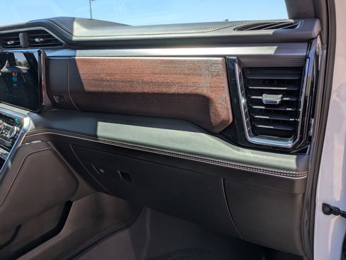 Certified 2024 GMC Sierra 2500 Denali Ultimate w/ Max Trailering Package AWD/4WD image 32