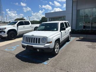 Used 2016 Jeep Patriot Latitude FWD video 1