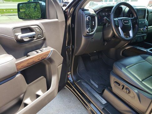Used 2021 GMC Sierra 1500 SLT w/ SLT Convenience Package AWD/4WD image 10