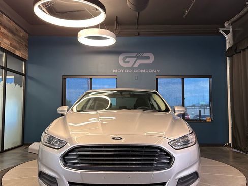Used 2015 Ford Fusion SE FWD image 8