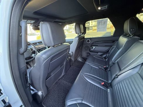 Used 2020 Land Rover Discovery HSE Luxury image 27