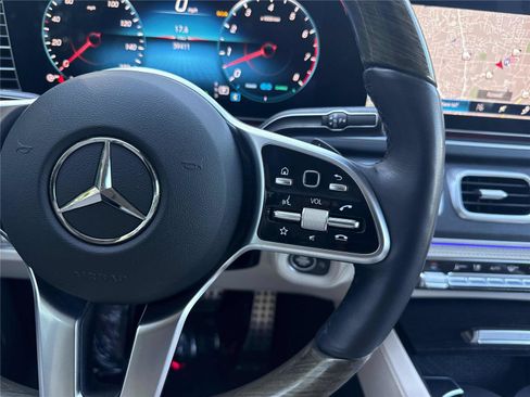 Used 2023 Mercedes-Benz GLS 450 4MATIC image 19