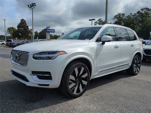Certified 2023 Volvo XC90 T8 Ultimate w/ Protection Package Premier image 8
