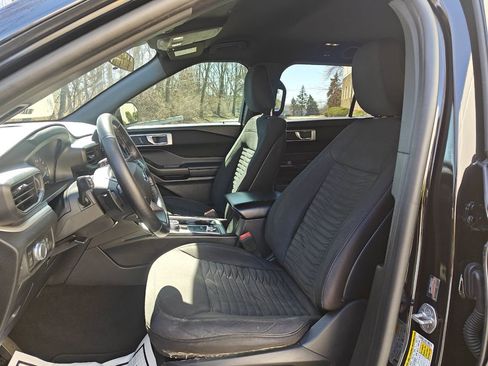 Used 2020 Ford Explorer XLT w/ Comfort Package AWD/4WD image 15