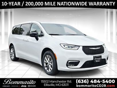 New 2026 Chrysler Pacifica Select