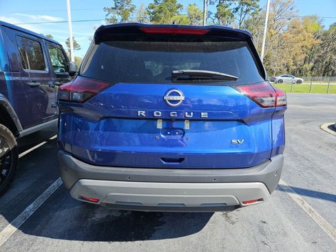 Used 2023 Nissan Rogue SV image 9