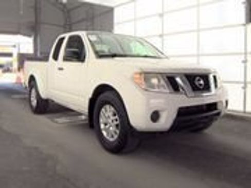 Used 2019 Nissan Frontier SV AWD/4WD image 3