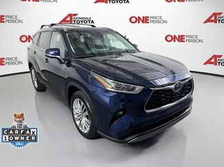 Used 2023 Toyota Highlander Platinum FWD video 1