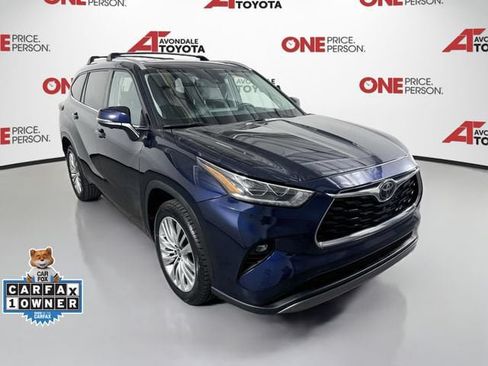 Used 2023 Toyota Highlander Platinum FWD image 1