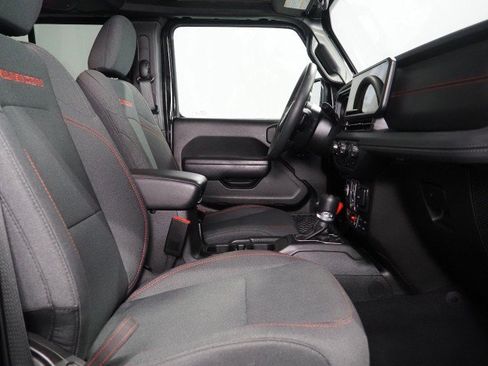 Used 2025 Jeep Wrangler 4WD Rubicon image 13
