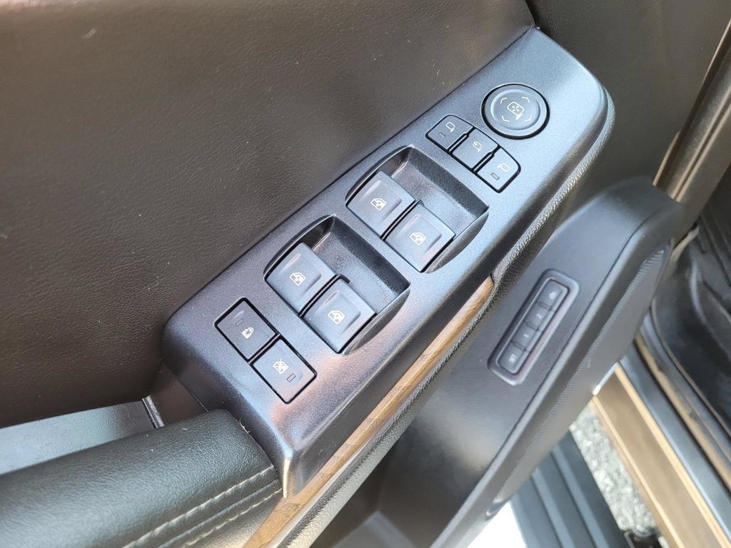 Used 2019 GMC Yukon XL Denali w/ Open Road Package RWD image 21