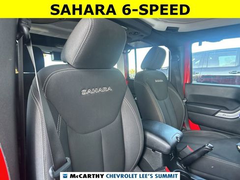 Used 2018 Jeep Wrangler Unlimited Sahara w/ Dual Top Group image 41