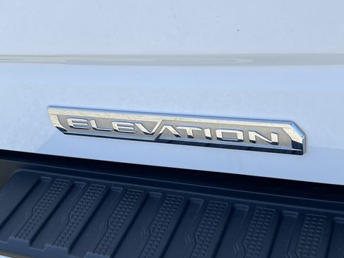 Used 2022 GMC Sierra 1500 Elevation AWD/4WD image 9