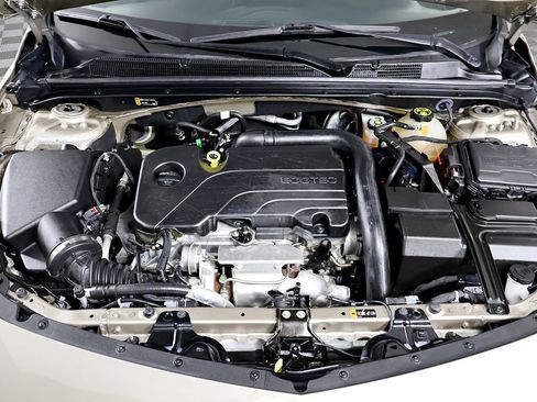 Used 2022 Chevrolet Malibu LT image 44