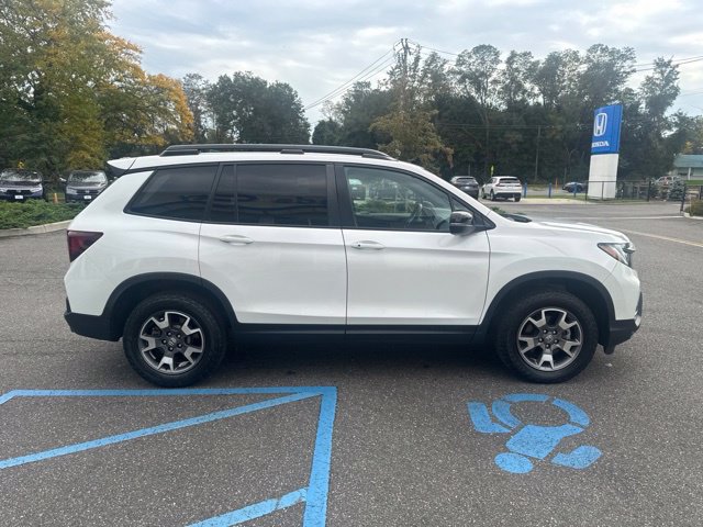 Used 2023 Honda Passport TrailSport image 9