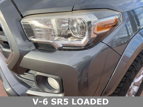 Used 2018 Toyota Tacoma SR5 image 3