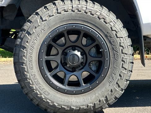 Used 2021 Toyota Tacoma TRD Sport AWD/4WD image 25