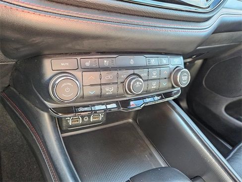 Used 2024 Dodge Durango GT image 25