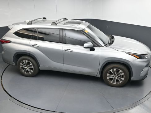 Used 2022 Toyota Highlander XLE image 34