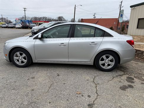 Used 2014 Chevrolet Cruze LT image 2