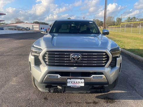 Used 2024 Toyota Tacoma Limited w/ Limited Package (LT) image 2