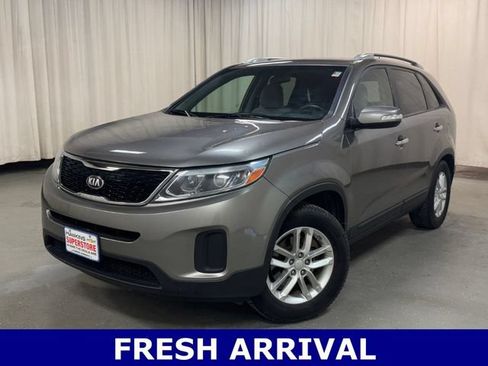 Used 2014 Kia Sorento LX FWD image 9