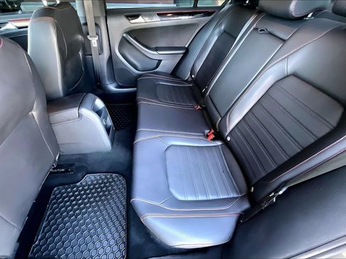 Used 2017 Volkswagen Jetta GLI FWD image 19