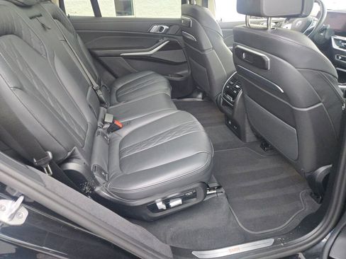 Used 2025 BMW X7 xDrive40i image 10