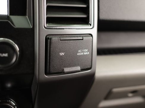 Used 2019 Ford F150 XLT w/ Equipment Group 302A Luxury AWD/4WD image 21