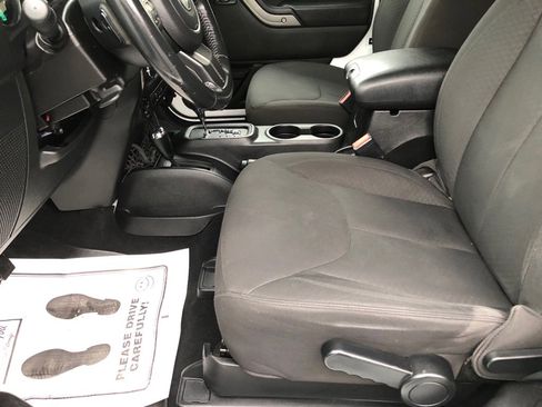 Used 2015 Jeep Wrangler Sport image 19