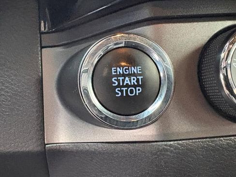 Used 2016 Toyota Tacoma TRD Off-Road w/ Towing Package image 15