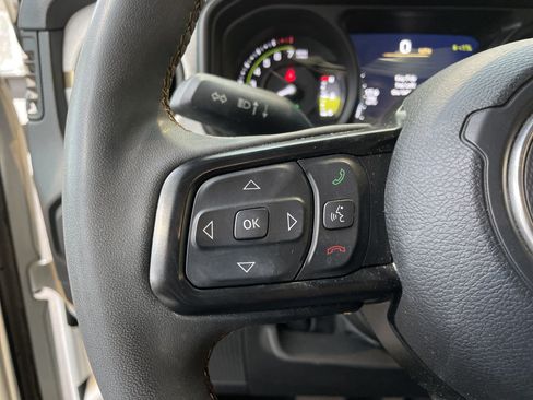 Used 2024 Jeep Wrangler Unlimited AWD/4WD image 19