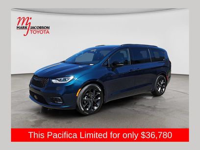 Used 2025 Chrysler Pacifica Limited